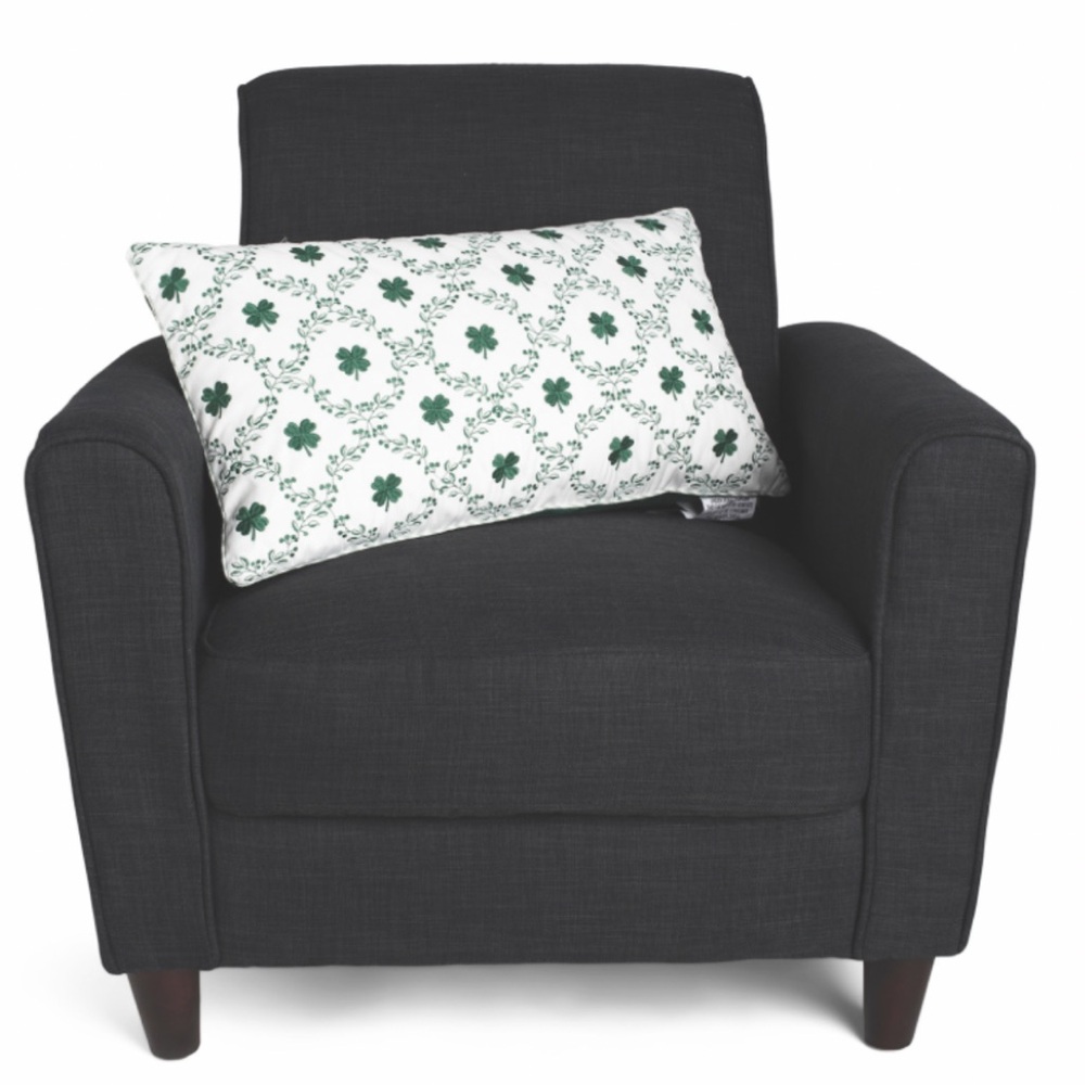 ENVOGUE 14x24 Saint Patty's Day Tile Trellis Pillow